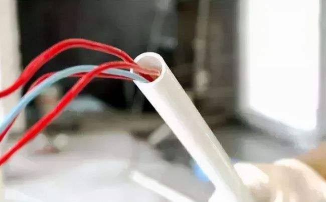 排管、電纜溝、穿管敷設在什么情況下采用？需要注意什么？